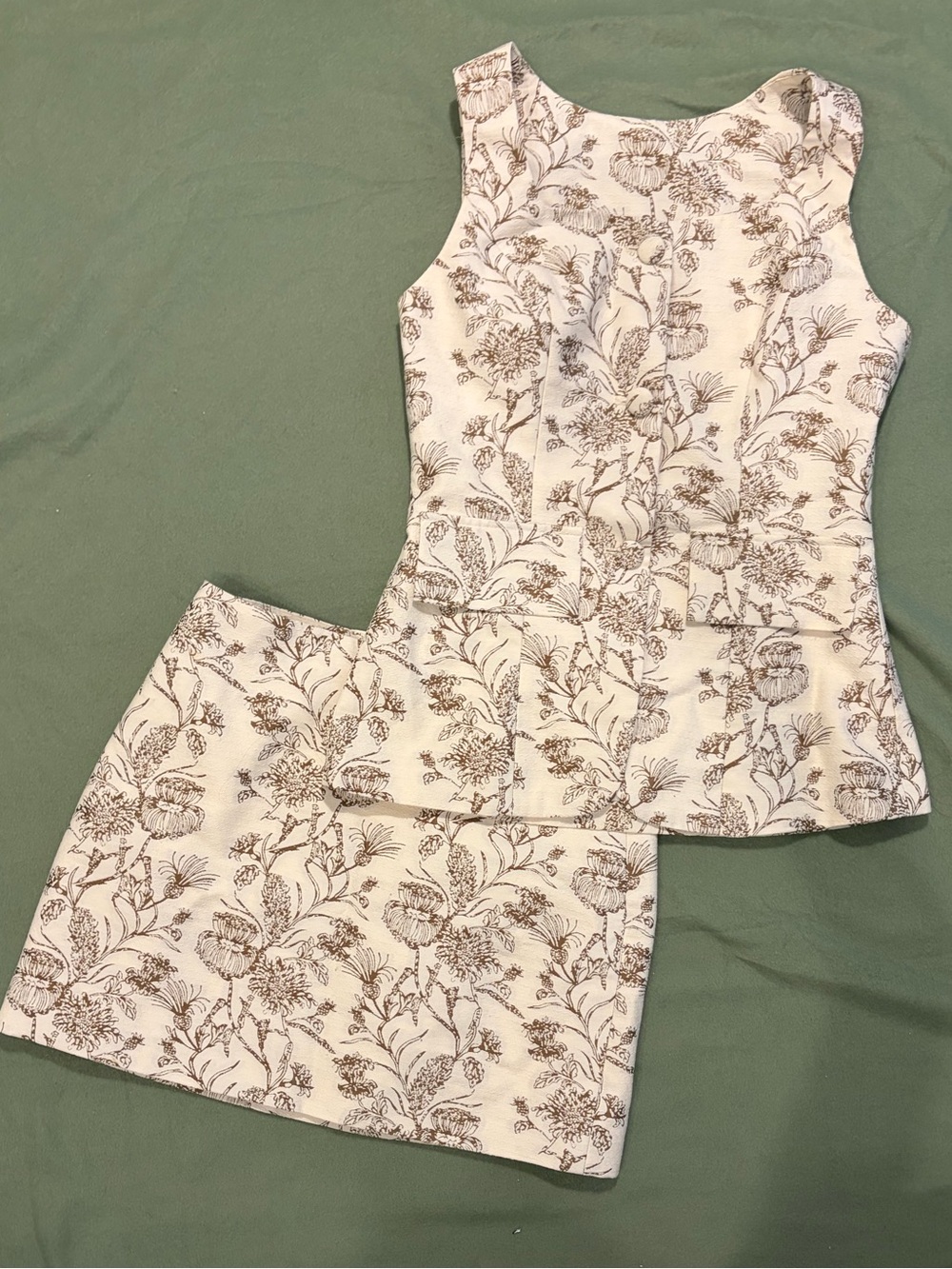 Commense White Floral Two-Piece Vest and Skirt Set with Brown Print